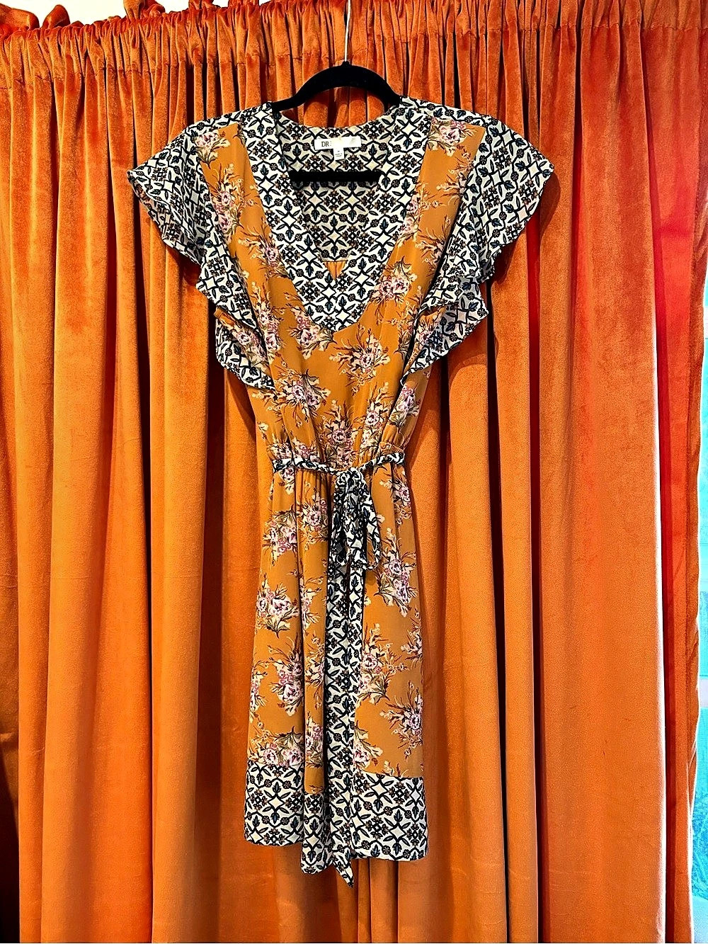 DR2 Floral Mini Dress in Orange & White Size Medium Like New